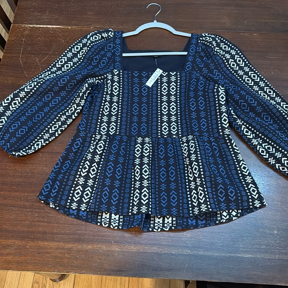 NWT Lightspun Millbrook Puff-Sleeve Peplum Top in Geo Print